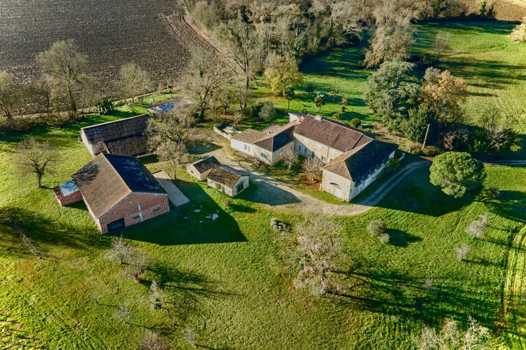 Chambres D'Hotes De Charme Avec Piscine - Le Clos Boissiere Valence-sur-Baïse Екстериор снимка